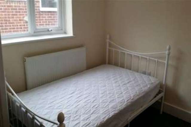  Image of 5 bedroom Detached house to rent in Blackberry Terrace Southampton SO14 at Southampton, SO14 0EE