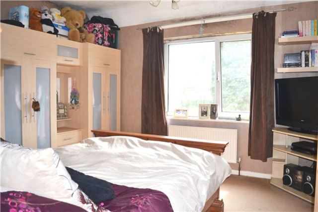 Image of 3 bedroom Semi-Detached house for sale in Blackman Avenue St. Leonards-on-Sea TN38 at East Sussex, TN38 9EB