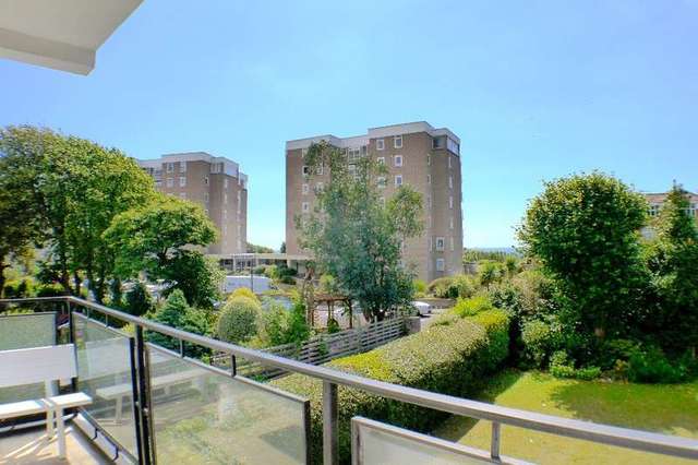  Image of 2 bedroom Flat to rent in Boscombe Cliff Road Pokesdown Bournemouth BH5 at Boscombe Spa Bournemouth, BH5 1JL