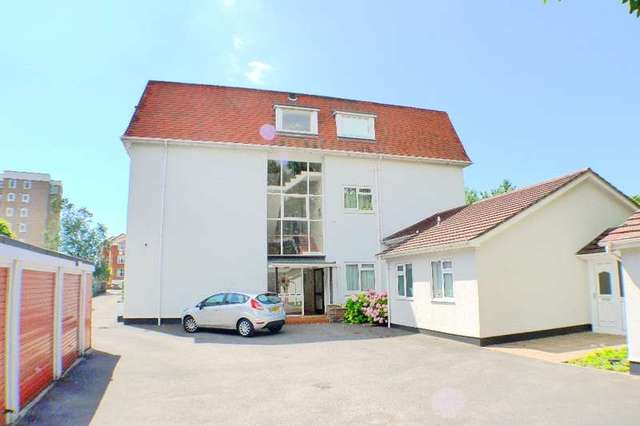  Image of 2 bedroom Flat to rent in Boscombe Cliff Road Pokesdown Bournemouth BH5 at Boscombe Spa Bournemouth, BH5 1JL
