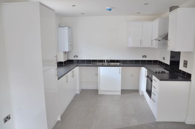  Image of 2 bedroom Apartment to rent in Botley Road Park Gate Southampton SO31 at Botley Road  Fareham, SO31 1BB