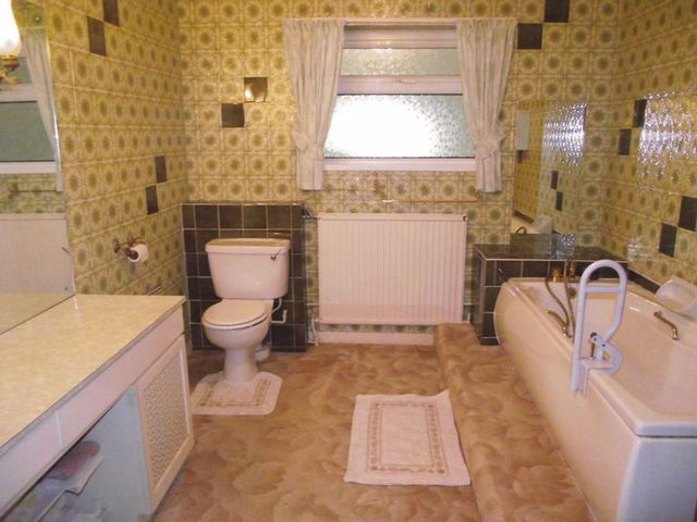  Image of 4 bedroom Detached house for sale in Bowleaze Coveway Weymouth DT3 at Bowleaze Coveway  Weymouth, DT3 6PN