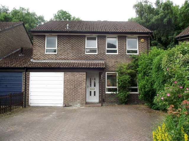  Image of 4 bedroom Detached house to rent in Allbrook Knoll Eastleigh SO50 at Boyatt Wood, SO50 4RY