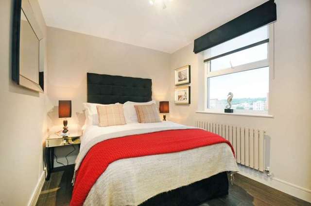  Image of 3 bedroom Flat to rent in St. Johns Wood Park London NW8 at St. Johns Wood Park St John`s Wood London, NW8 6NL
