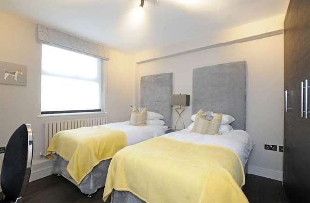  Image of 3 bedroom Flat to rent in St. Johns Wood Park London NW8 at St. Johns Wood Park St John`s Wood London, NW8 6NL