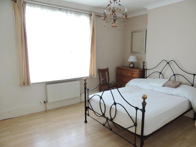  Image of 3 bedroom Terraced house to rent in Brabourn Grove London SE15 at Nunhead, SE15 2BS