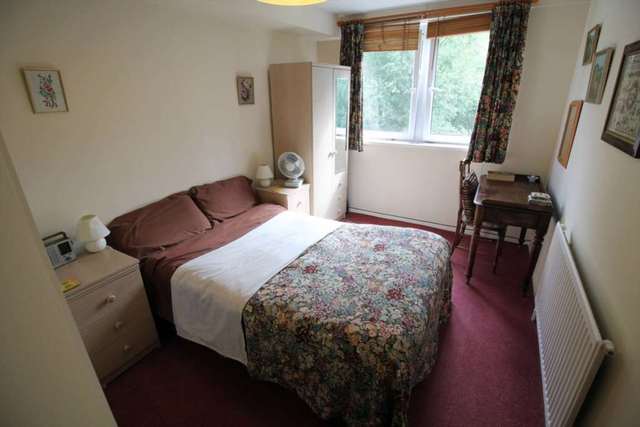  Image of 3 bedroom Maisonette for sale in Augustus Close Brentford TW8 at Augustus Close  Brentford, TW8 8QE