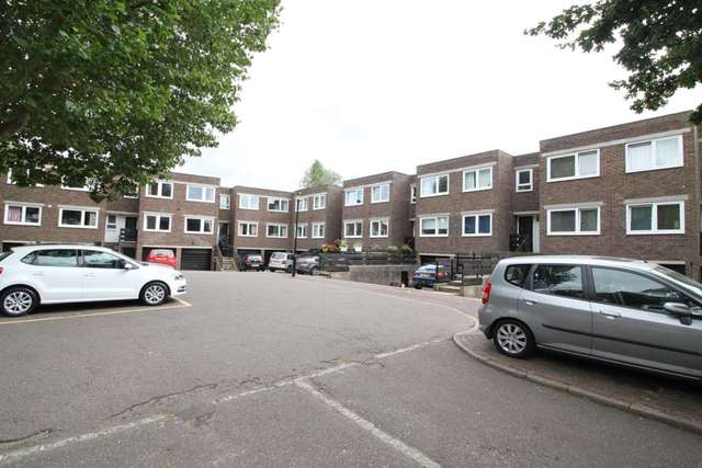  Image of 3 bedroom Maisonette for sale in Augustus Close Brentford TW8 at Augustus Close  Brentford, TW8 8QE