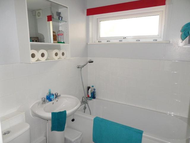  Image of 1 bedroom Studio flat to rent in Broadsands Drive Gosport PO12 at Gosport, PO12 2UA