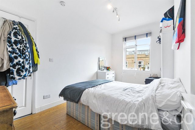  Image of 3 bedroom Flat to rent in Brondesbury Villas London NW6 at London  Queen