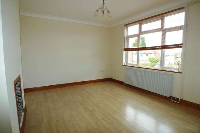  Image of 3 bedroom End of Terrace to rent in Broom Avenue St. Pauls Cray Orpington BR5 at Broom Avenue  Orpington, BR5 3BU