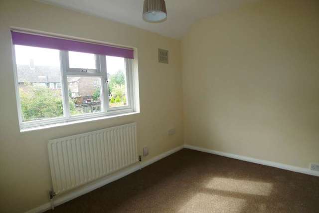  Image of 3 bedroom End of Terrace to rent in Broom Avenue St. Pauls Cray Orpington BR5 at Broom Avenue  Orpington, BR5 3BU