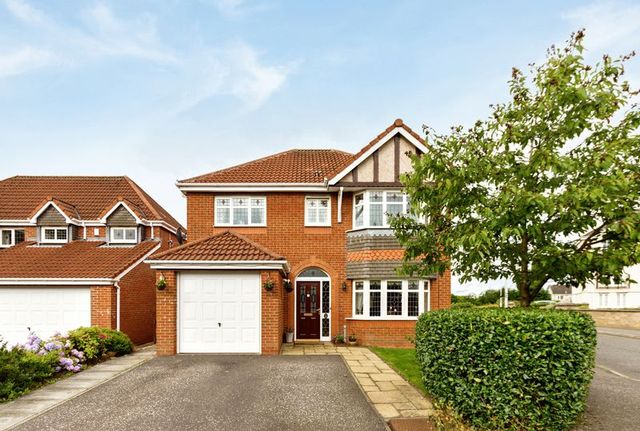 Image of 4 bedroom Detached house for sale in Bruce Gardens Dunfermline KY11 at Bruce Gardens  Dunfermline, KY11 8HG