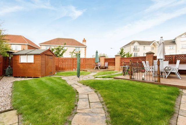  Image of 4 bedroom Detached house for sale in Bruce Gardens Dunfermline KY11 at Bruce Gardens  Dunfermline, KY11 8HG