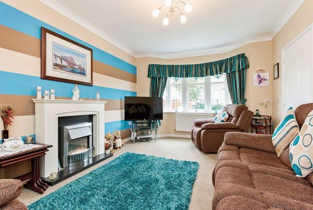  Image of 4 bedroom Detached house for sale in Bruce Gardens Dunfermline KY11 at Bruce Gardens  Dunfermline, KY11 8HG