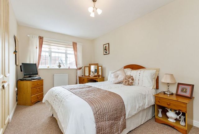  Image of 4 bedroom Detached house for sale in Bruce Gardens Dunfermline KY11 at Bruce Gardens  Dunfermline, KY11 8HG
