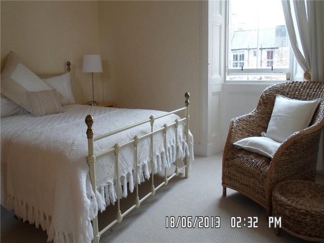  Image of 2 bedroom Flat to rent in Bruntsfield Avenue Edinburgh EH10 at Bruntsfield Edinburgh Edinburgh, EH10 4EN