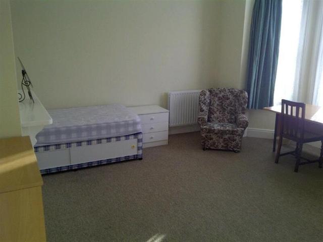  Image of 5 bedroom Detached house to rent in Bullar Road Southampton SO18 at Bullar Road  SOUTHAMPTON, SO18 1GS