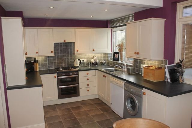  Image of 3 bedroom Terraced house for sale in Bullsmoor Gardens Waltham Cross EN8 at Bullsmoor Gardens Waltham Cross Waltham Cross, EN8 8HX