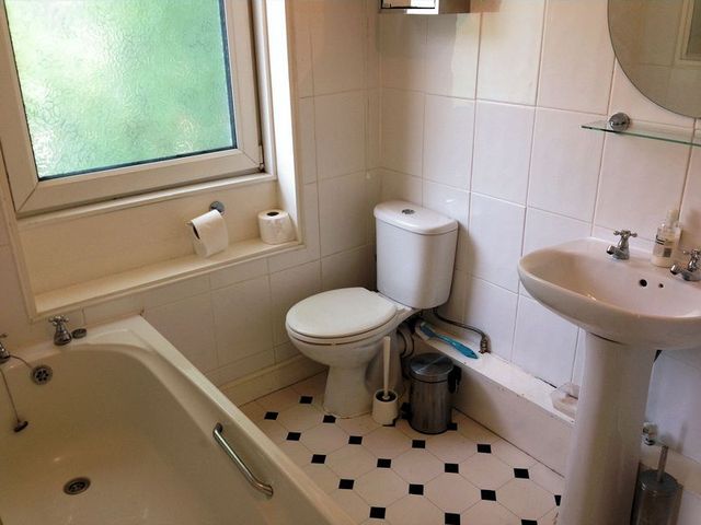  Image of 2 bedroom Semi-Detached house to rent in Burns Road Sheffield S6 at Burns Road  Sheffield, S6 3GJ