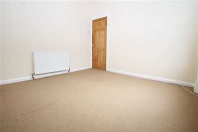  Image of 2 bedroom Flat to rent in Burnt Ash Hill London SE12 at London, SE12 0HT