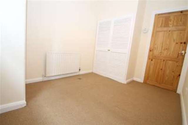  Image of 2 bedroom Flat to rent in Burnt Ash Hill London SE12 at London, SE12 0HT