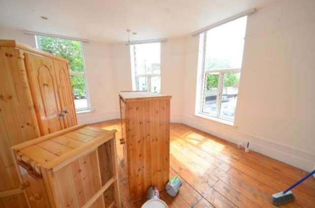  Image of 4 bedroom Apartment to rent in Caledonian Road London N7 at Caledonian Road  Islington, N7 9BQ