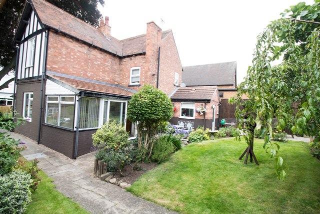  Image of 3 bedroom Detached house for sale in Calverton Road Arnold Nottingham NG5 at Arnold  Nottingham, NG5 8FN