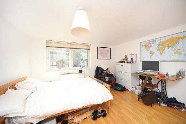  Image of 4 bedroom Flat to rent in Cambridge Heath Road London E2 at Bethnal Green London Bethnal Green, E2 9BU