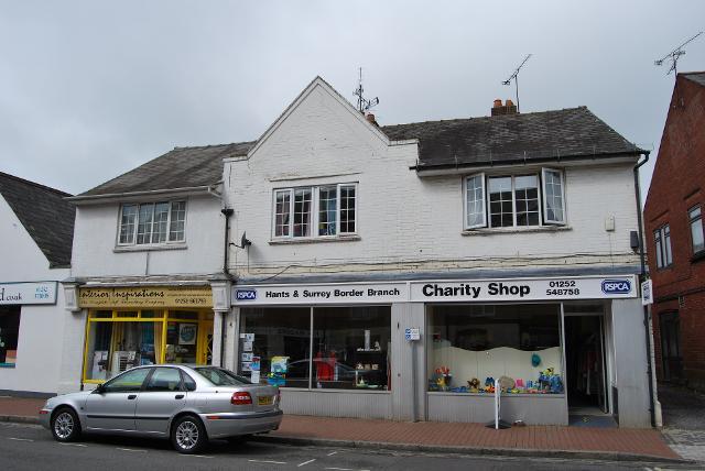  Image of 4 bedroom Apartment to rent in Camp Road Farnborough GU14 at North Camp  Farnborough, GU14 6EN