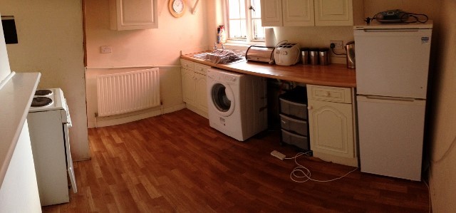  Image of 4 bedroom Apartment to rent in Camp Road Farnborough GU14 at North Camp  Farnborough, GU14 6EN