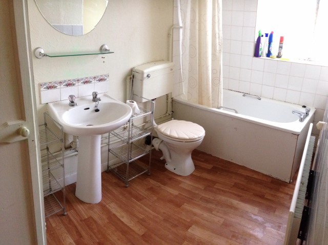  Image of 4 bedroom Apartment to rent in Camp Road Farnborough GU14 at North Camp  Farnborough, GU14 6EN