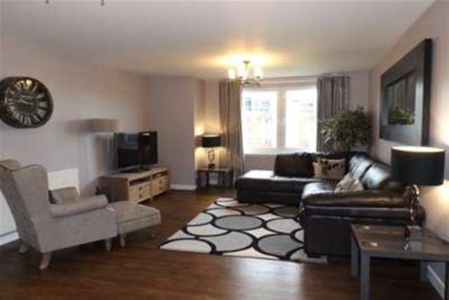  Image of 3 bedroom Flat to rent in Canniesburn Drive Bearsden Glasgow G61 at Glasgow, G61 1RX
