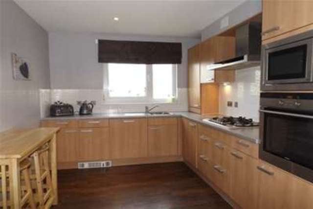  Image of 3 bedroom Flat to rent in Canniesburn Drive Bearsden Glasgow G61 at Glasgow, G61 1RX