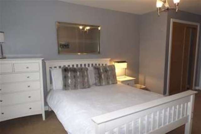  Image of 3 bedroom Flat to rent in Canniesburn Drive Bearsden Glasgow G61 at Glasgow, G61 1RX