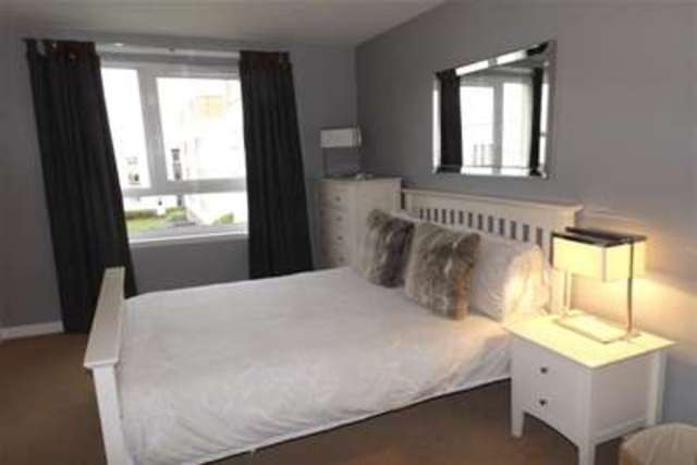  Image of 3 bedroom Flat to rent in Canniesburn Drive Bearsden Glasgow G61 at Glasgow, G61 1RX