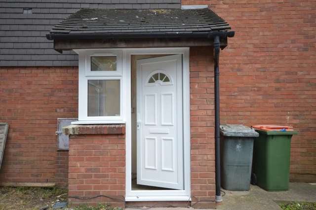  Image of 2 bedroom End of Terrace to rent in Canterbury Close London E6 at Canterbury Close Beckton London, E6 5QU