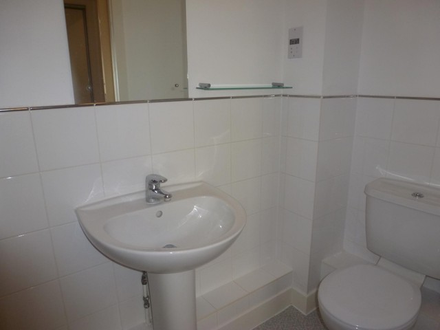  Image of 1 bedroom Studio flat to rent in High Street Southampton SO14 at Castle Place 117 High Street Southampton, SO14 2EA