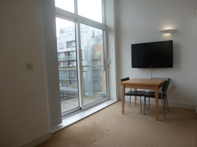  Image of 1 bedroom Studio flat to rent in High Street Southampton SO14 at Castle Place 117 High Street Southampton, SO14 2EA