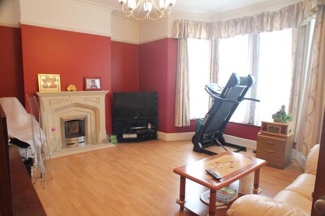  Image of 4 bedroom Terraced house to rent in Castleton Road Goodmayes Ilford IG3 at Goodmayes  Seven Kings, IG3 9QR