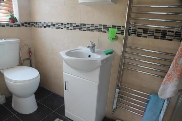  Image of 4 bedroom Terraced house to rent in Castleton Road Goodmayes Ilford IG3 at Goodmayes  Seven Kings, IG3 9QR