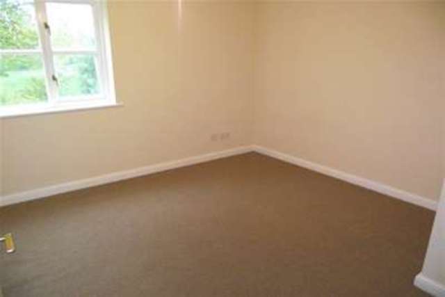  Image of 2 bedroom Flat to rent in Causton Square Dagenham RM10 at Dagenham, RM10 9HB