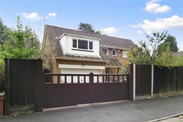  Image of 4 bedroom Detached house to rent in Cavendish Road St. Georges Hill Weybridge KT13 at Weybridge, KT13 0JN