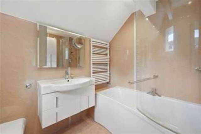  Image of 4 bedroom Detached house to rent in Cavendish Road St. Georges Hill Weybridge KT13 at Weybridge, KT13 0JN