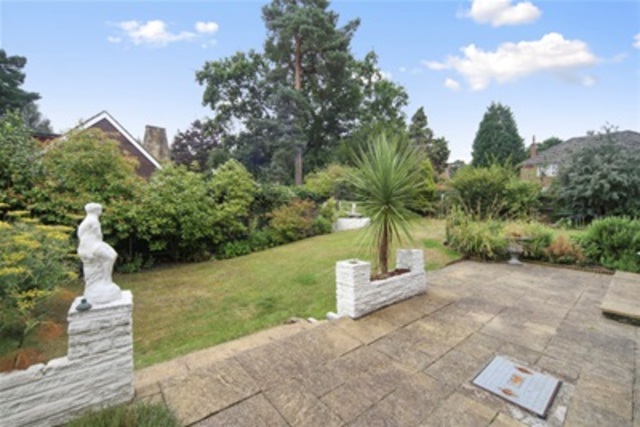  Image of 4 bedroom Detached house to rent in Cavendish Road St. Georges Hill Weybridge KT13 at Weybridge, KT13 0JN