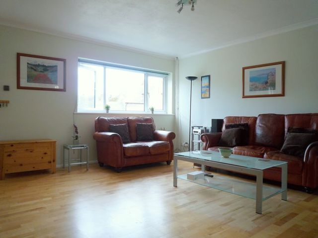  Image of 3 bedroom Semi-Detached house to rent in Swinstead Court Chalgrove Oxford OX44 at Swinstead Court  Chalgrove, OX44 7TG