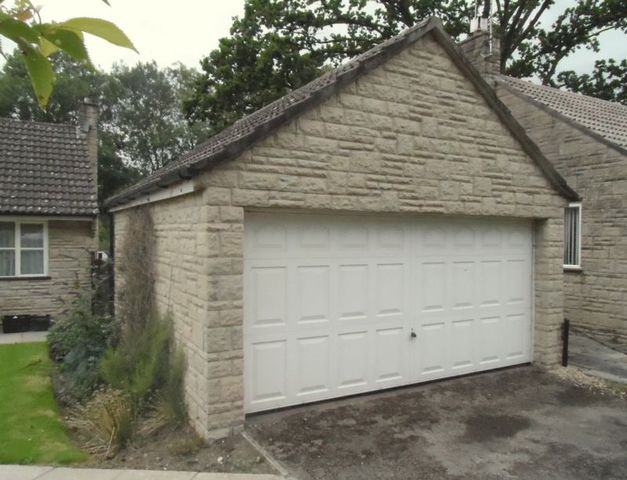  Image of 3 bedroom Detached house for sale in Chalice Hill Close Glastonbury BA6 at Chalice Hill Close  Glastonbury, BA6 8AY