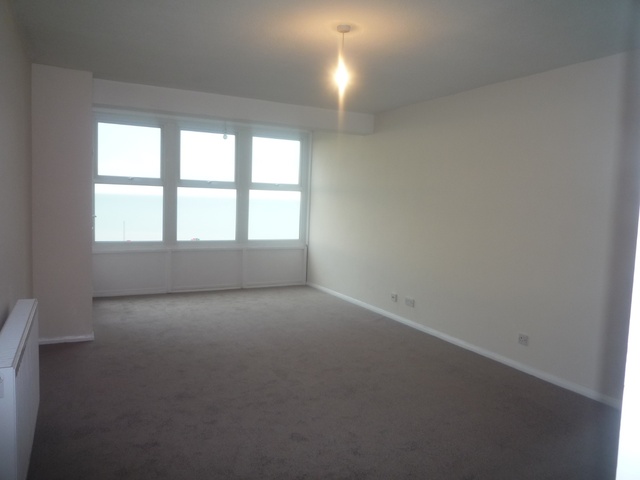  Image of 2 bedroom Flat to rent in Kingsway Hove BN3 at Kingsway  Hove, BN3 4FT