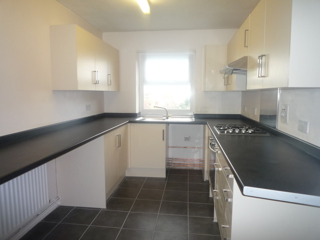  Image of 2 bedroom Flat to rent in Kingsway Hove BN3 at Kingsway  Hove, BN3 4FT