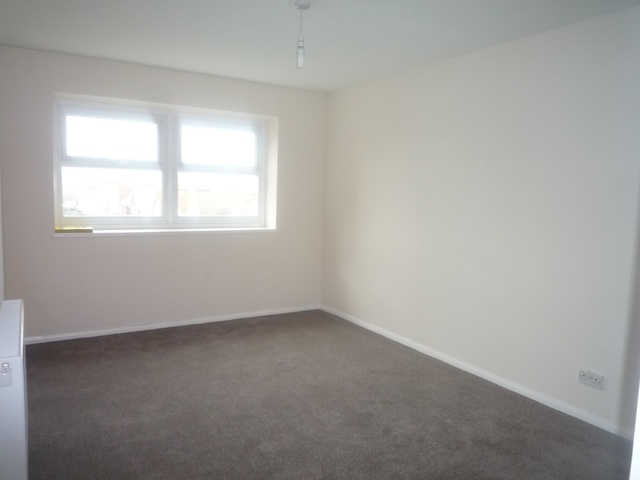  Image of 2 bedroom Flat to rent in Kingsway Hove BN3 at Kingsway  Hove, BN3 4FT